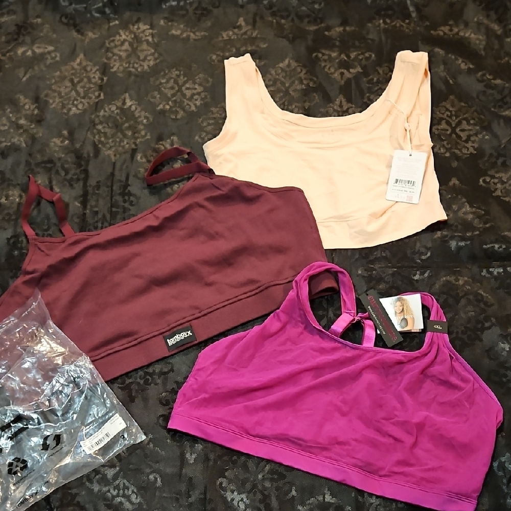 Curvy Couture Bras in Fuchsia and Peach